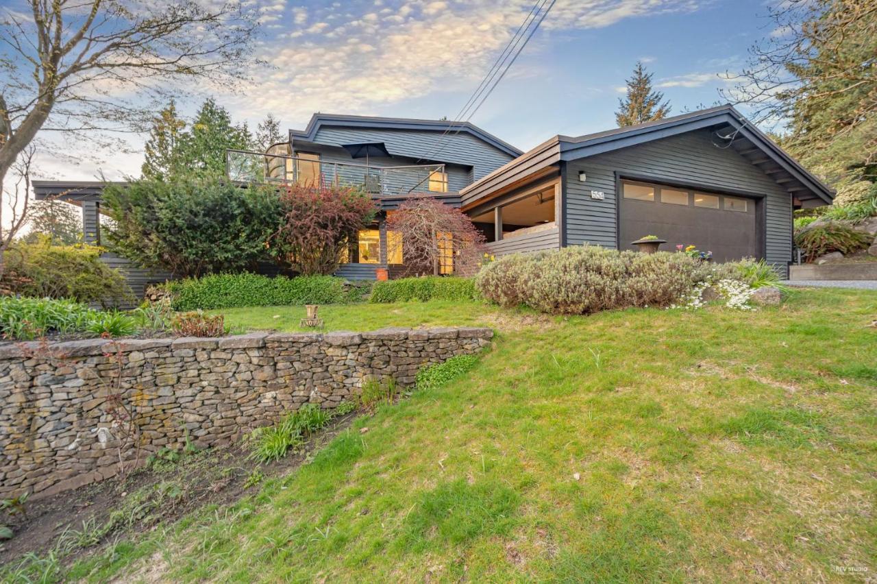 Seymour Private Bedroom, Ensuite Bathroom With Shared Pool, Hot Tub With Views North Vancouver Exterior foto