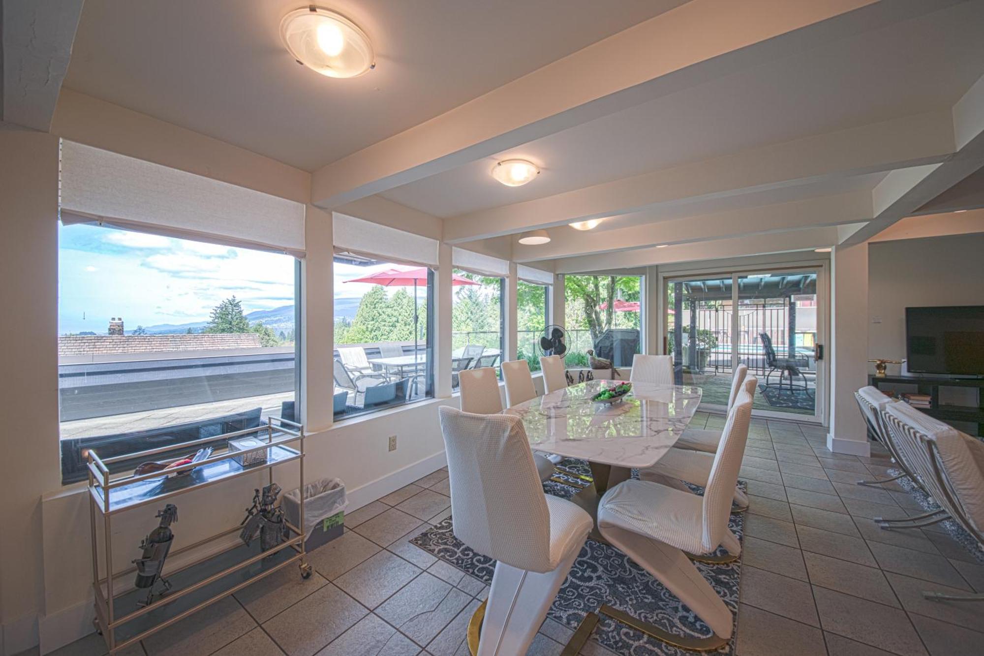 Seymour Private Bedroom, Ensuite Bathroom With Shared Pool, Hot Tub With Views North Vancouver Exterior foto