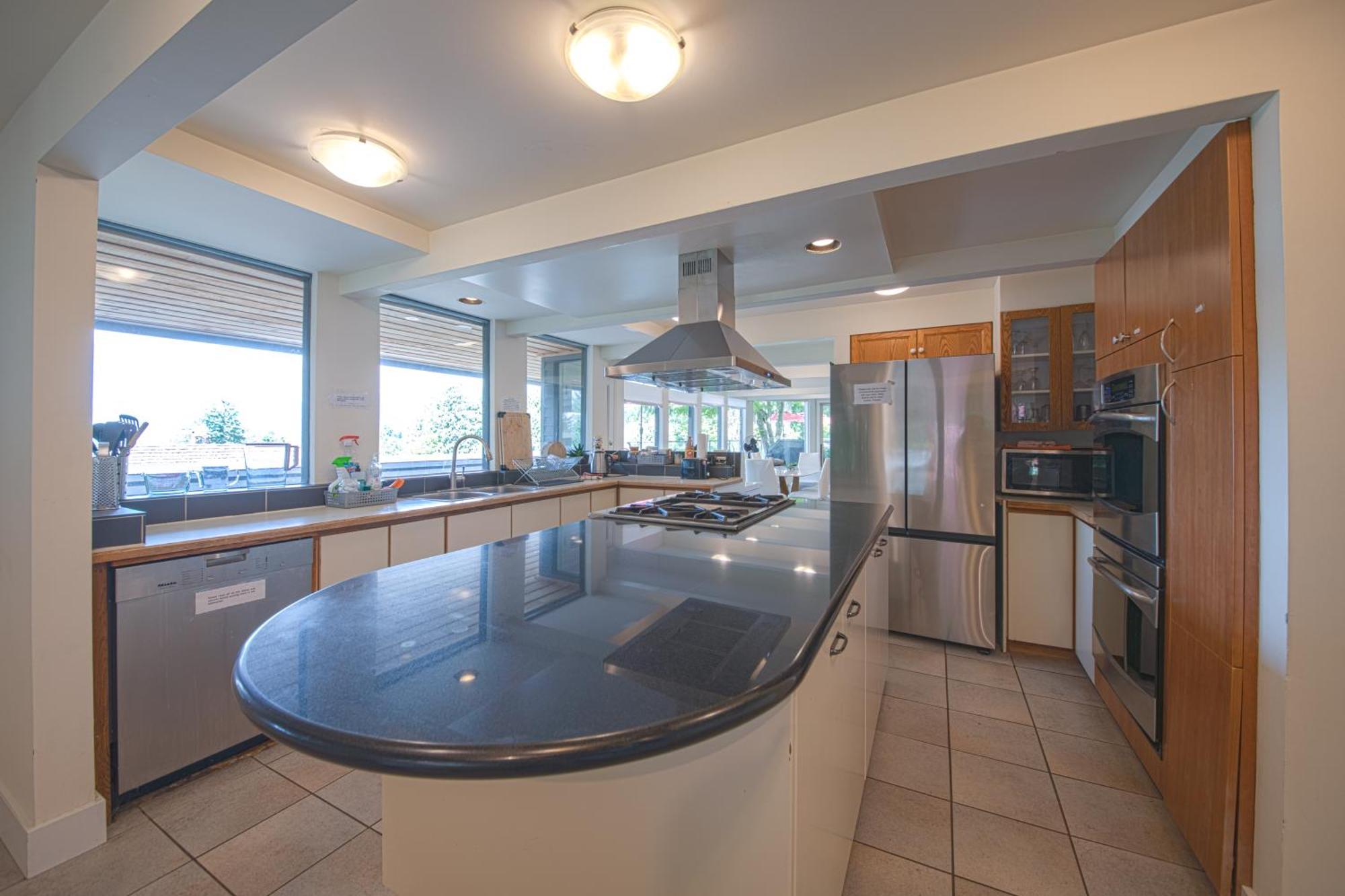 Seymour Private Bedroom, Ensuite Bathroom With Shared Pool, Hot Tub With Views North Vancouver Exterior foto